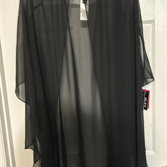 Sheer cape /shawl size 14 - Picture 2 of 3